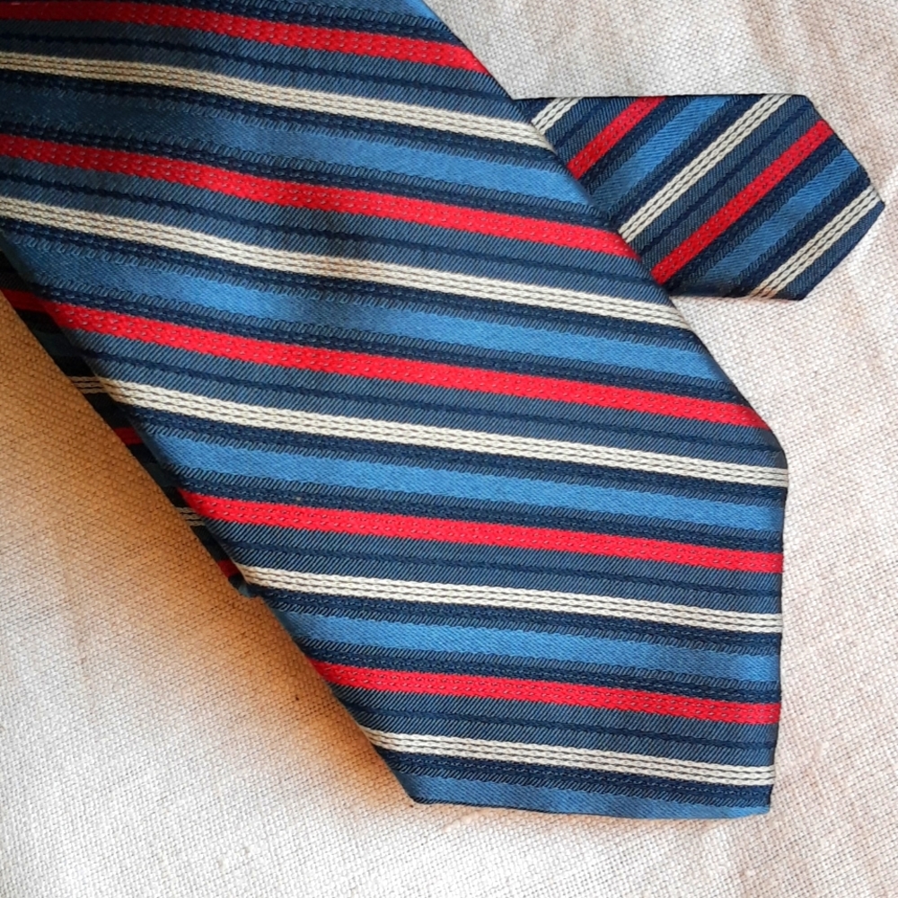 Blue Red and Beige sulka Tie